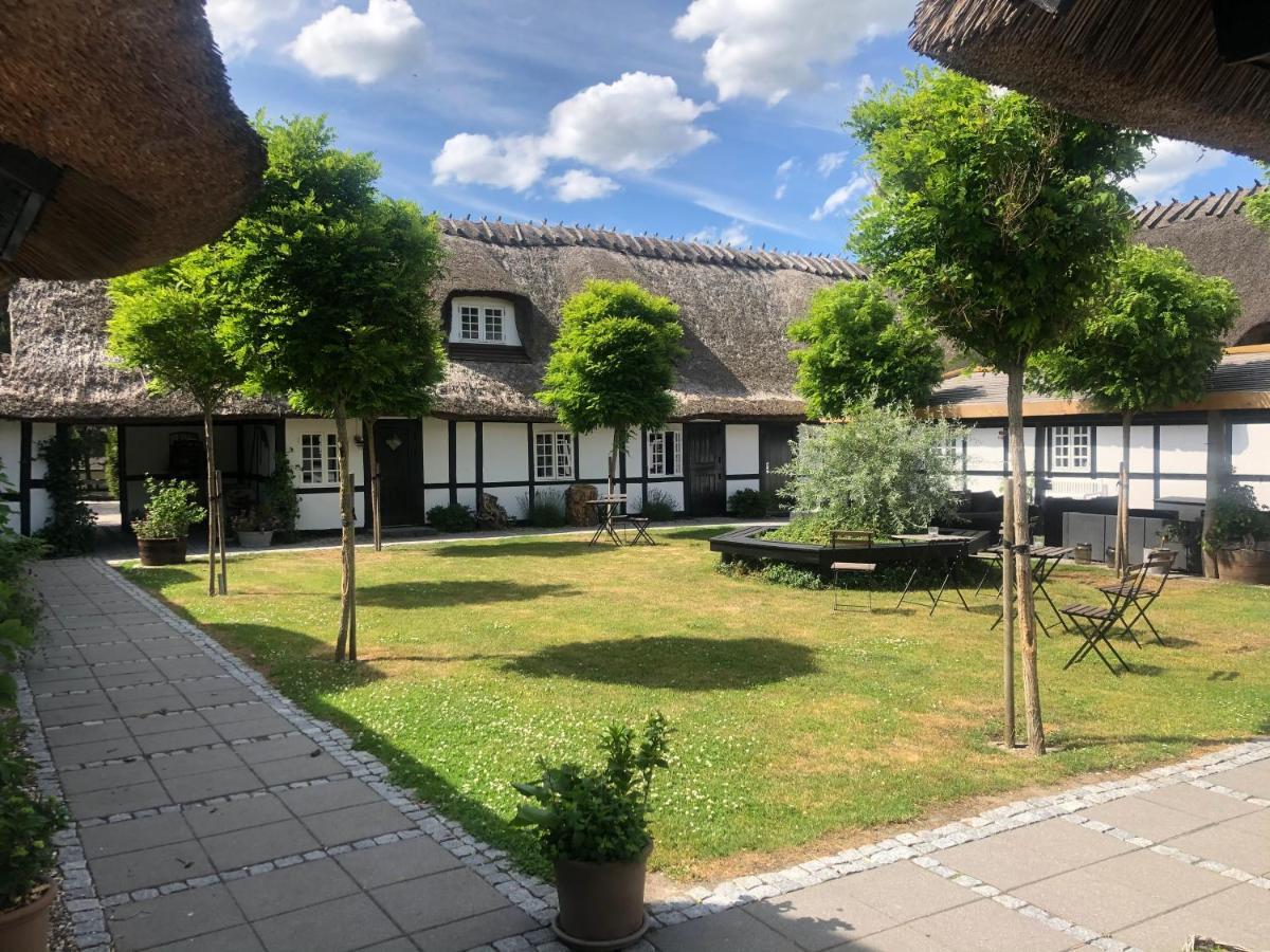 Slangerupgaard Bed & Breakfast Fakse Ladeplads Exterior photo