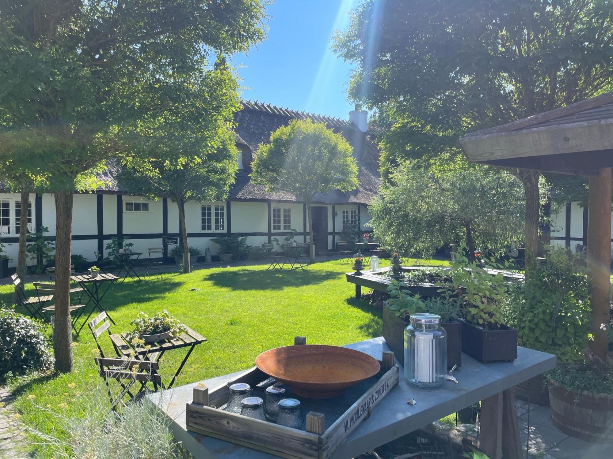 Slangerupgaard Bed & Breakfast Fakse Ladeplads Exterior photo